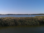 Wassersport auf Usedom: Surfer auf dem Achterwasser.