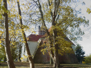 Nahe am Hafen: Kirche von Krummin auf Usedom.