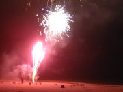 Feuerwerk am Ostseestrand: Jahreswechsel im Seebad Loddin.