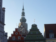 Durchblick vom Markt: Greifswalder Kirche Sankt Nikolai.