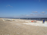 Ostseebad Trassenheide auf Usedom: Fischerboote auf dem Sandstrand.