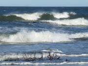 Wellen am Ostseestrand der Insel Usedom.