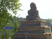 An der Strandstrae: Sandskulptur in Klpinsee.