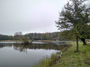 Blick zur Strandstrae: Am Klpinsee im Seebad Loddin.