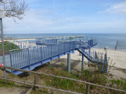 Plattform und Seebrcke: Strandpromenade von Koserow.