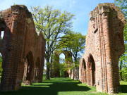 Kirchenschiff: Klosterruine Eldena im Osten von Greifswald.