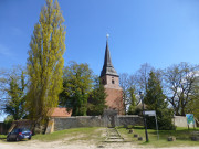 Dorfkirche: Aus Richtung Wasserschloss Mellenthin.