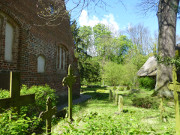 Frhling im Hinterland: An der Kirche von Morgenitz.