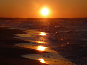 Romantisches Vergngen: Sonnenuntergang ber der Ostsee.