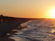 Ende eines Urlaubstages: Sonnenuntergang am Ostseestrand.