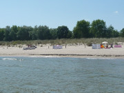 Weier Sandstrand: Seebad Zempin nahe der Inselmitte.
