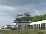 Leitungswege: Rohrtrasse vom Anleger zu den Speichern.