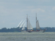 "Weie Dne": Segelschiff auf dem Achterwasser.