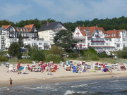 Strandpromenade: Mondnes Ostseebad Bansin auf Usedom.