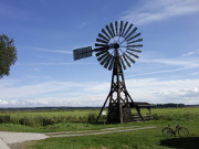 Windkraft: Hisorisches Schpfwerk im Thurbruch.