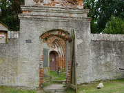 Eingang: Dorfkirche zu Mellenthin im Usedomer Hinterland.