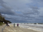 Dunkle Wolken: Sturm zieht ber Usedom hinweg.