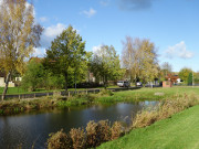 Herbstfarben im Usedomer Hinterland: Dorfteich in Reetzow.