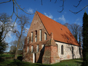 Kraftvoll: Dorfkirche in Garz im Usedomer Haffland.