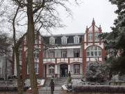 Hotels und Ferienwohnungen: Zinnowitzer Promenade im Winter.