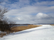 Deich am Peenestrom: Am Hafen Karlshagen im Norden Usedoms.