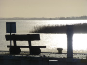 Ausruhen am Hafen von Zinnowitz: Warme Aprilsonne.