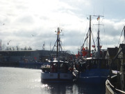 Fischerboote in Freest: Frischer Ostseefisch vom Boot.