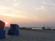 Strandkrbe am Abend: Ostseebad Koserow auf Usedom.