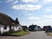 Rohrgedeckte Huser: Fischerdorf Loddin am Achterwasser.