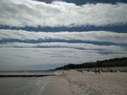 Seilartige Wolkenbnder ber Usedom: Maserung am Himmel.