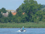 Auf der Krumminer Wiek: Ausflug mit dem Schlauchboot.