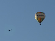 Usedom aus der Luft: Flieger und Ballon ber dem Hinterland.