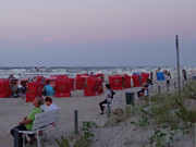 Nach dem Sonnenuntergang: Abendstimmung am Ostseestrand.