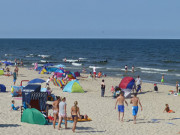 Urlaubstag am Meer: Ostseestrand des Kaiserbades Bansin.