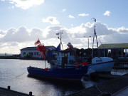 Fischerhafen: Boote im Hafen von Kamminke am Stettiner Haff.