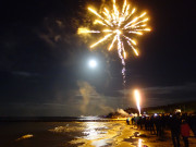 Staatsfeiertag: Feuerwerk an der Usedomer Ostseeküste.