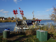 Fischerboot am Steg von Ostklne: Im Usedomer Haffland.