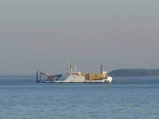 Baggerarbeiten in der Ostsee: Im Hintergrund der Ruden.