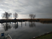 Letzte Boote: Achterwasserhafen des Seebades Loddin.