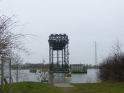 Ruine der Eisenbahnhubbrcke von Karnin: Stahlskelett im Peenestrom.