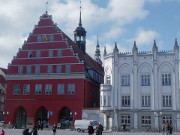 Am Marktplatz: Patrizierhuser in Greifswald.