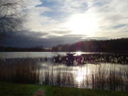 Sonne und Wolken: Zum Mittag am Klpinsee.