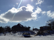 Fischerboot im Schnee: Ostseebad Heringsdorf.