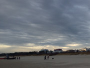 Usedomer Kaiserbder: Dunkle Wolken ber dem Ostseestrand.