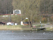 Kurplatz und Konzertmuschel: Oberhalb des Klpinsees.