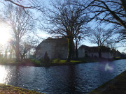 Burggraben: Wasserschloss Mellenthin im Usedomer Hinterland.