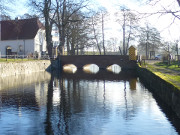 Brcke ins Wasserschloss: Mellenthin im Hinterland Usedoms.