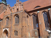 Blick von Sden: Marienkirche auf dem Kirchplatz.