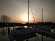 Abend am Achterwasser: Hafen von Loddin.