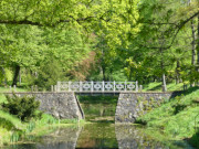 Griebenow bei Greifswald: Steinerne Brcke im Schlosspark.